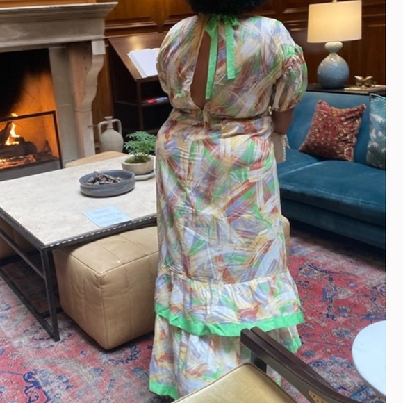 L’ATISTE Pastel Puff Sleeve Layered Tiered Maxi Prom Dress Size 2X - Picture 2 of 2